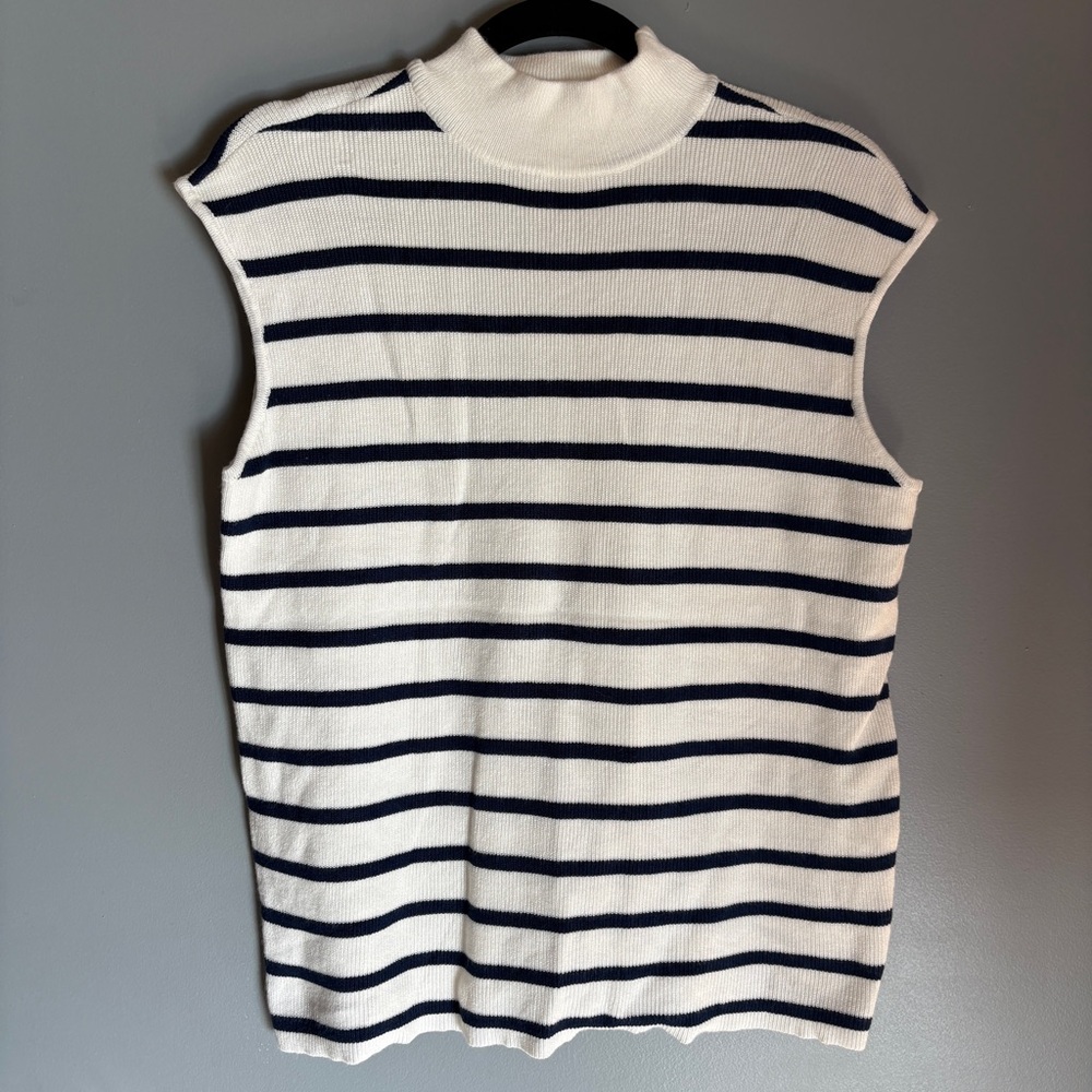 Marilyn Monroe White and Navy Knit Top, Mick Neck